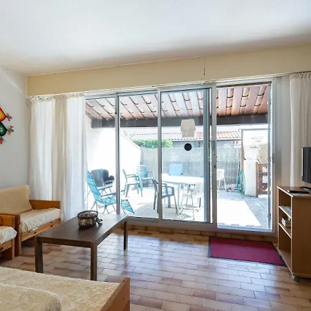 1 Bedroom Apartment For 6 アパート